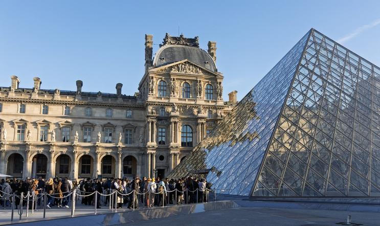 Illustration - Tourists Visit Museum of Louvre - Paris, France - 08 Feb 2026