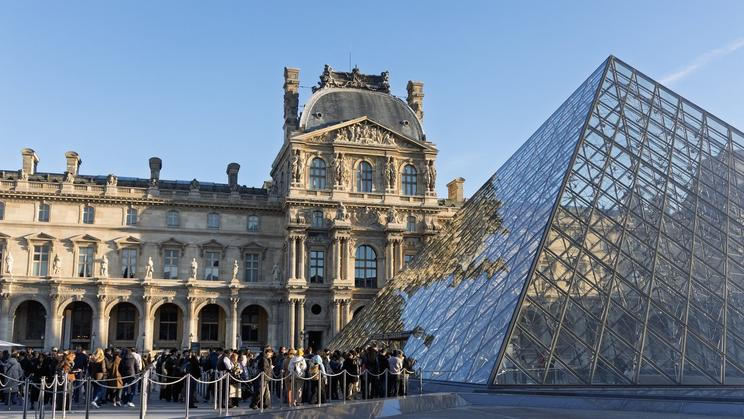 Illustration - Tourists Visit Museum of Louvre - Paris, France - 08 Feb 2026