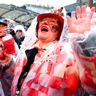 Škoda tyhle fotky minout: divoký Bunny, poselství na rukavici nebo gangsterka na dálnici