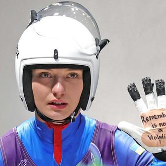 Škoda tyhle fotky minout: divoký Bunny, poselství na rukavici nebo gangsterka na dálnici