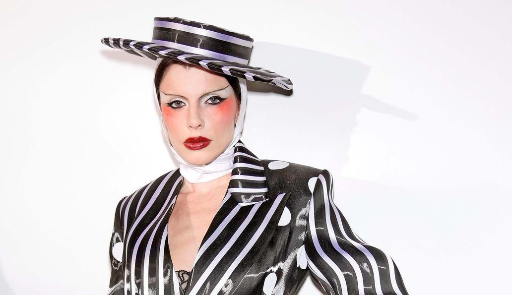 Škoda tyhle fotky minout: divoký Bunny, poselství na rukavici nebo gangsterka na dálnici