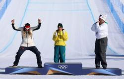 Snowboard - Women's Snowboard Cross Victory Ceremony