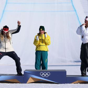 Snowboard - Women's Snowboard Cross Victory Ceremony
