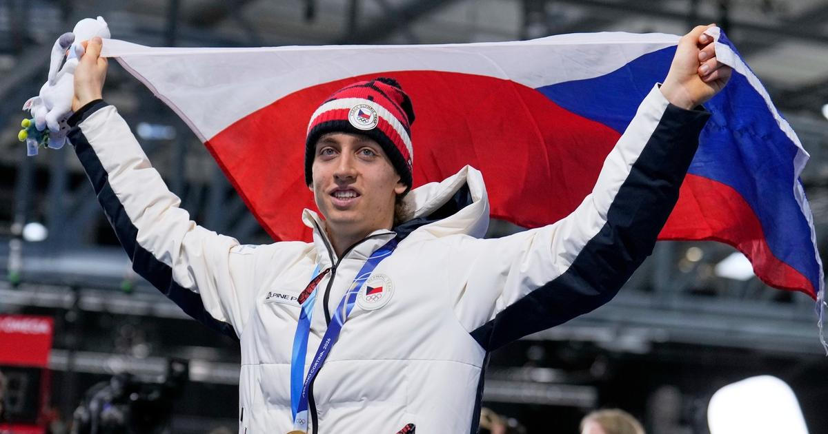 Doufám, že se dožiju haly, smál se Jílek. Ve zlaté euforii dostal dárek od Sáblíkové