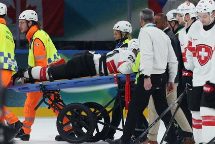 Zraněný Kevin Fiala v péči lékařů