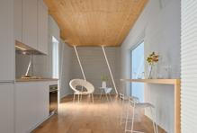 I proto vznikl dům od studia ODA Architects, který ukazuje, že i tři metry šířky mohou znamenat plnohodnotný domov – vytištěný z betonu, postavený za čtyři týdny a s vizí budoucnosti.