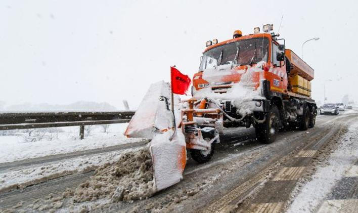 Sníh, doprava, zácpa, kolona, ilustrační foto