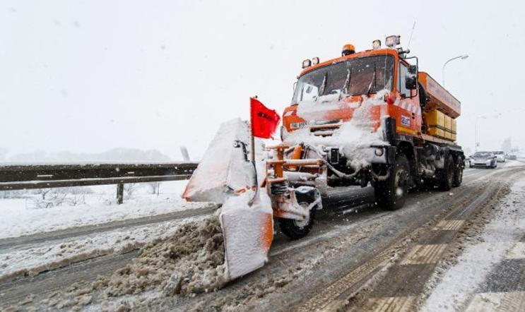 Sníh, doprava, zácpa, kolona, ilustrační foto