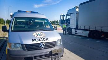 Ilustrační snímek, Dopravní policie, silniční kontrola, silniční kontroly, PČR, Policie České republiky, auto