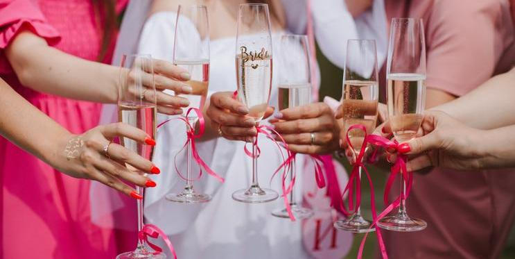 „Tohle jsem nečekala.“ Nevěsta na rozlučce se svobodou zjistila něco, co jí obrátilo život