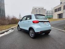 Základem pohonu je 70kW elektromotor pohánějící přední kola. Stovku pokoří auto za 12,7 vteřiny a jede maximálně 130 km/h. Legálně se tak může vydat i na dálnici.