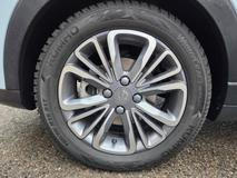 15palcová litá kola jsou součástí základní výbavy, dovozce navíc teď dává zdarma ke každému autu zimní gumy.