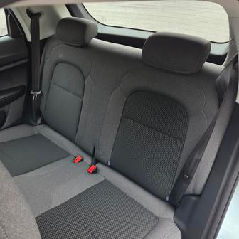 Leapmotor T03 je čtyřmístný. Vzadu je místa zhruba tolik, kolik byste od městského auta očekávali.