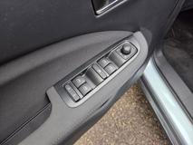 Tlačítka pro stahování oken jsou příjemně velká.