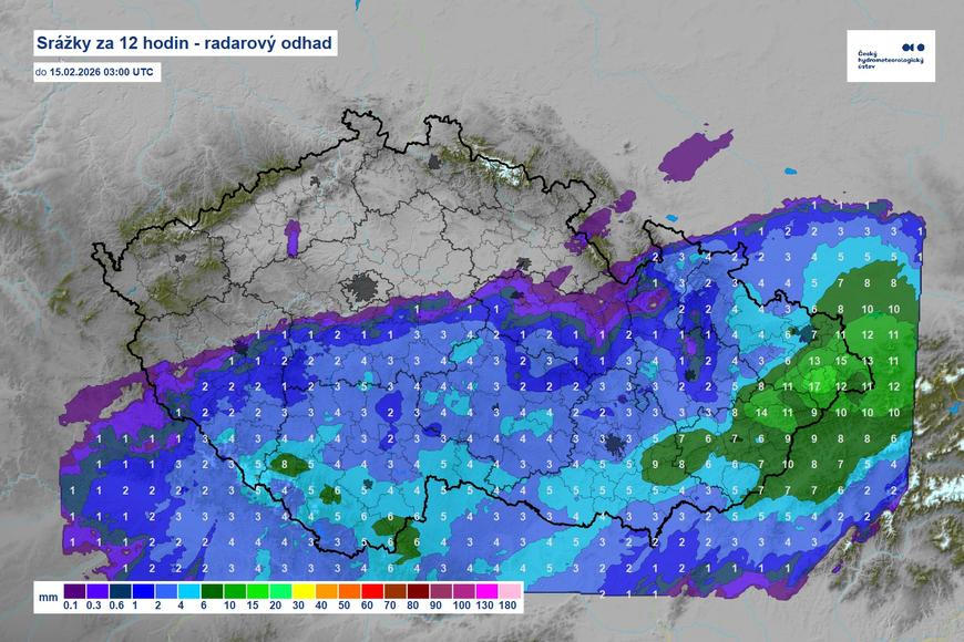V části Česka během noci napadlo až 15 cm sněhu. Zítra se nadílka vrátí