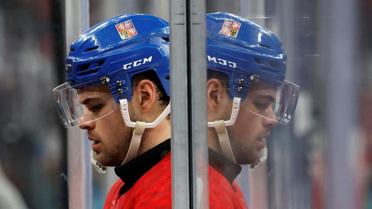 Zklamaný David Špaček po porážce se Švýcarskem na ZOH 2026