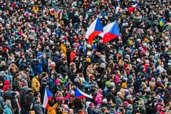 akce Stojíme za prezidentem! , demonstranti, česká vlajka