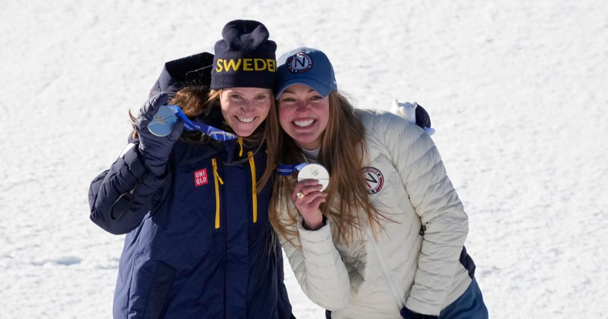 "Jaká je šance, že se tohle stane? Jedna ku milionu." Lyžařky se podělily o stříbro