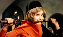 S Danielou Kolářovou si zahrál také v Noci na Karlštejně a spousta televizních diváků si myslela, že herci tvoří pár také v soukromí. "Natáčení s Danou bylo moc příjemné a jsem za něj rád. Myslím si, že naše dvojice na plátně přetrvává dodnes. Ale pozor, když jsme spolu hráli v divadle, tak jsme se u zkoušení hrozně hádali, a když Daně docházely argumenty, tak mě zfackovala," říká se smíchem Hanzlík v rozhovoru pro Český rozhlas Plzeň.