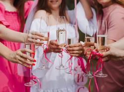 „Tohle jsem nečekala.“ Nevěsta na rozlučce se svobodou zjistila něco, co jí obrátilo život