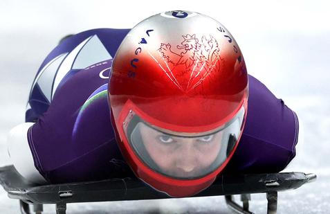 Na hlavě manifest, nebo nuda?