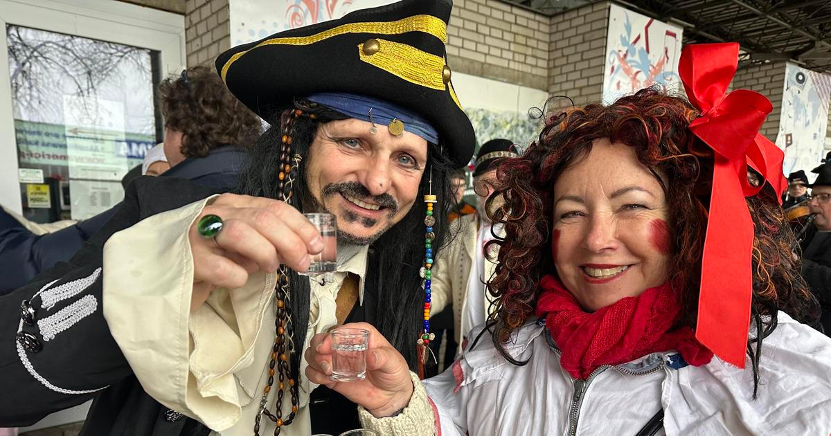 Karibik podporuje prezidenta Pavla, hlásil pirát z fašanku. To organizátoři nečekali