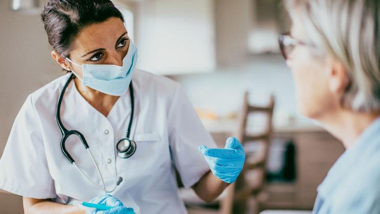 lekar, doktor, rouska, zena