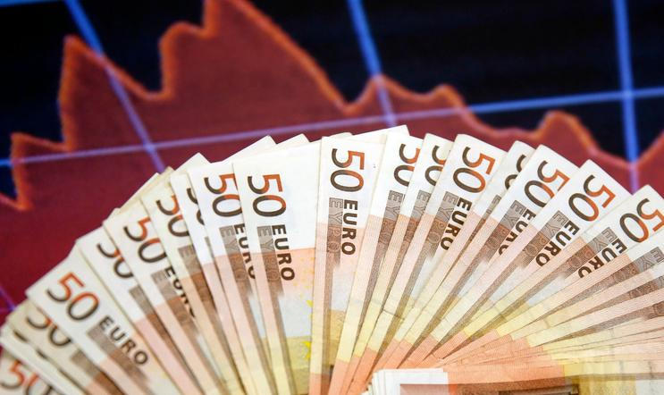 Euro peníze bankovky eurozóna finační trh