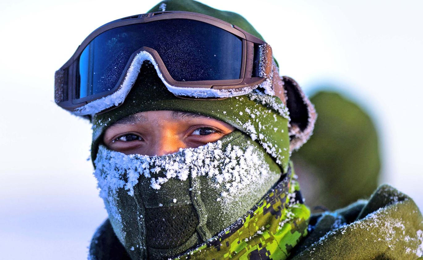 Canadian troops conduct arctic exercises
