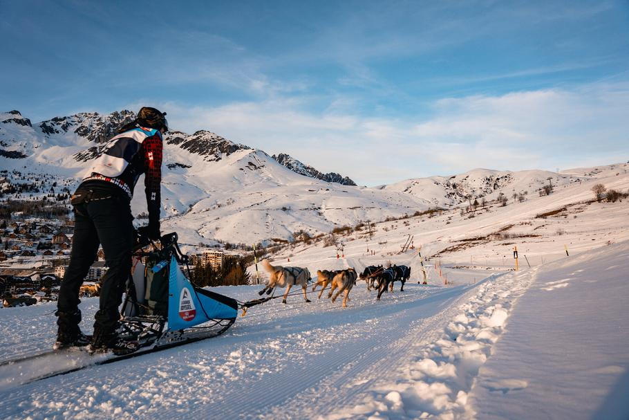 Nedávné osmé místo na dvanáctidenním etapovém závodě La Grande Odyssée ve francouzských Alpách pro Jana Kotiše znamená víc než medaile. „Když jsem viděl naše časy, věděl jsem, že to děláme správně.“ ...