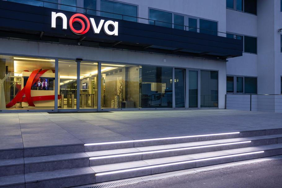 Televize Nova podpořila vznik organizace, která bude pomáhat obětem sekt a náboženské manipulace. Sídlo televize Nova, která podporuje vznik nové organizace zaměřené na pomoc obětem psychické manipulace a sekt. Projekt má propojit odborníky a nabídnout záchrannou síť lidem hledajícím cestu z manipulativních společenství. Ilustrační snímek