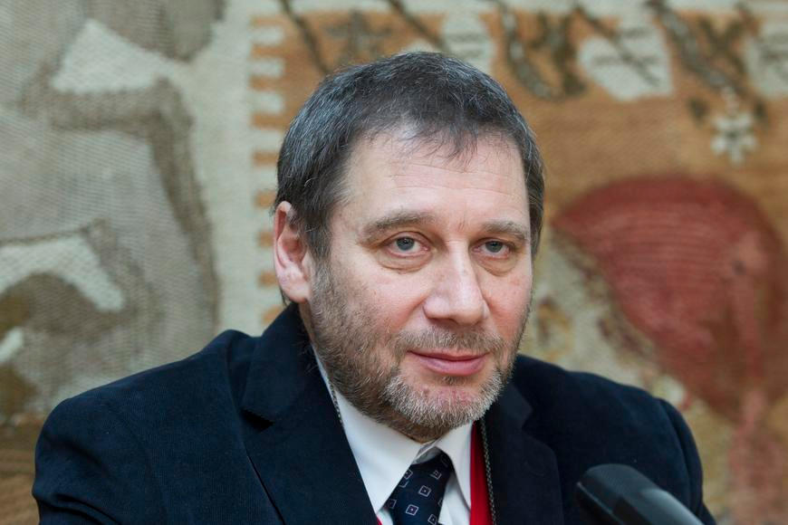 Estébáci šikanovali herce Töpfera. Teď jim hrozí až deset let vězení