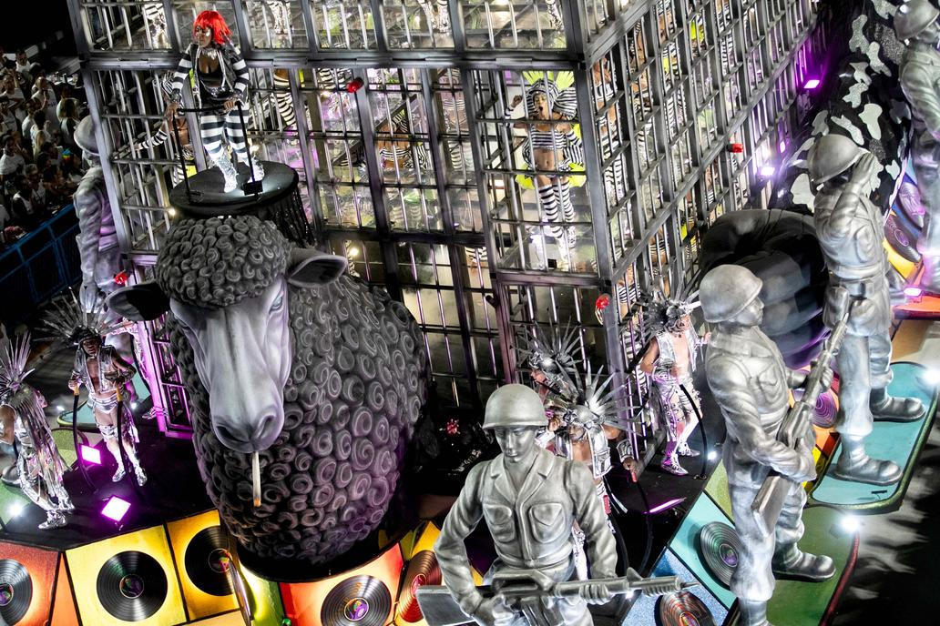 Samba pro prezidenta: karneval v Riu vyvolal politické vášně