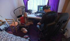 Temperamentní Eva zamíří do rodiny, kde se pokusí přesvědčit tatínka, pro kterého je sport na prvním místě, že stejně důležitá je i rodina. Andrea se naopak vydá do domácnosti k partnerovi, který se intenzivně věnuje sociálním sítím. Obě ženy vystoupí ze svých komfortních zón, aby poznaly odlišné postoje, hodnoty i každodenní fungování nové rodiny.