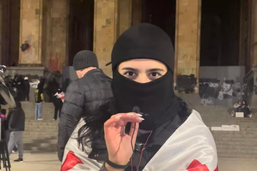 Použili chemickou zbraň. Přesto se nedaří vytvořit plnohodnotnou diktaturu