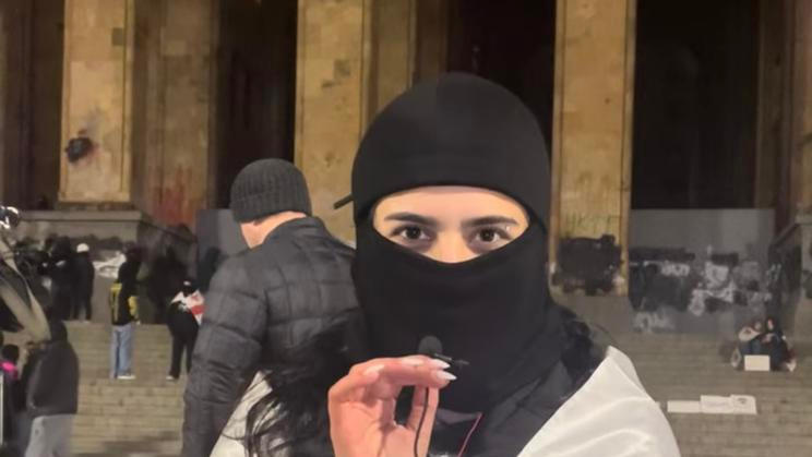 Protestující v gruzínském hlavním městě Tbilisi.