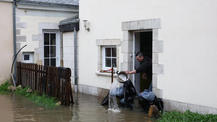 Floods due heavy rain in western France