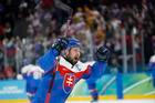 Tomáš Tatar slaví postup Slováků do semifinále olympiády 2026.