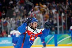 Tomáš Tatar slaví postup Slováků do semifinále olympiády 2026.