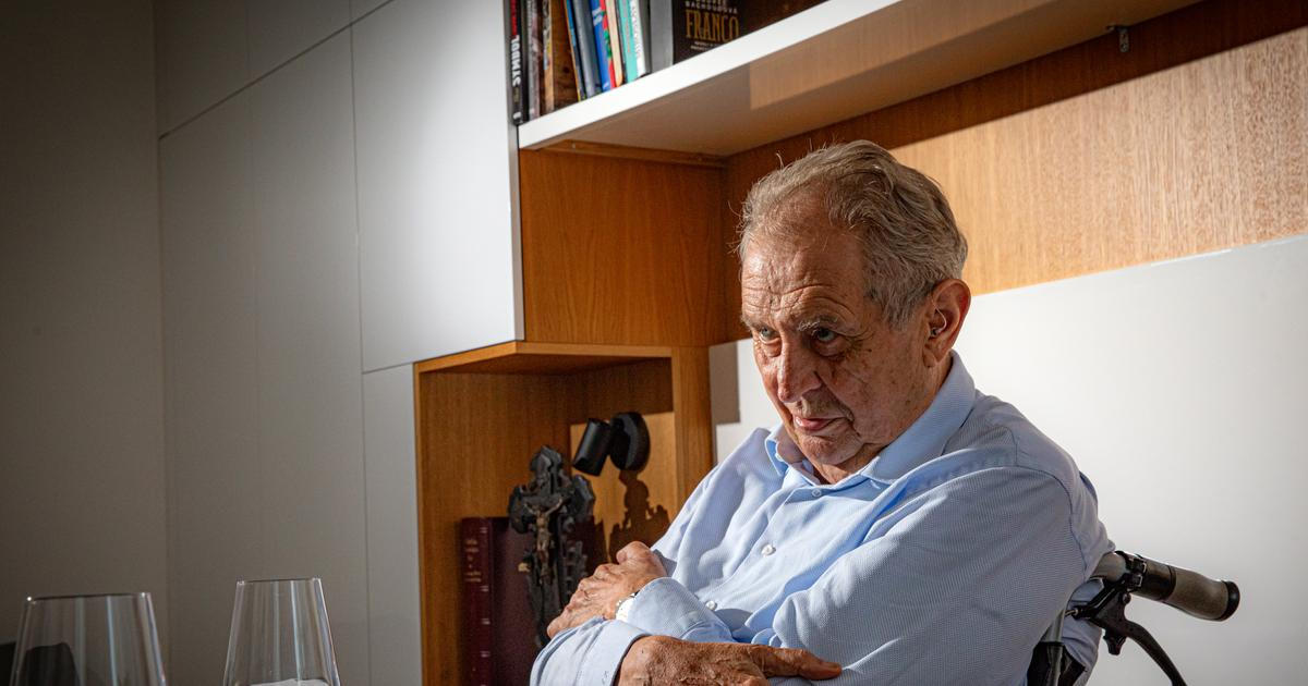 Zeman se obrátil na čínského prezidenta kvůli zadrženému českému studentovi