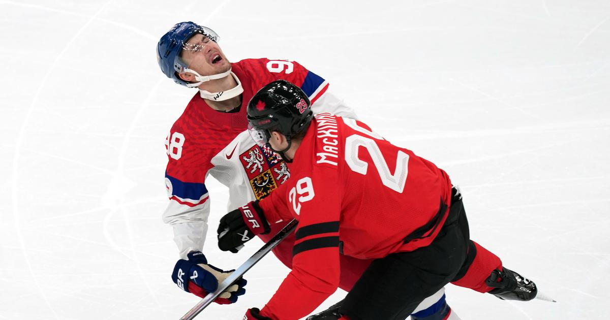 Nečas mohl zasadit smrtící ránu. Faul? Nechápu, co tady švédský sudí dělá, zlobil se