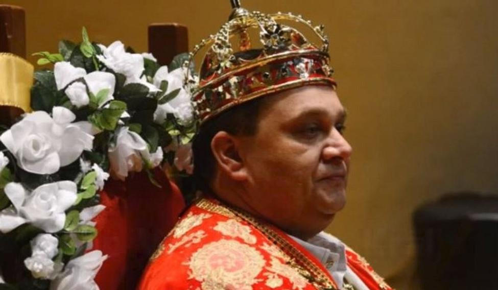 Róbert Botoš během korunovace v roce 2014