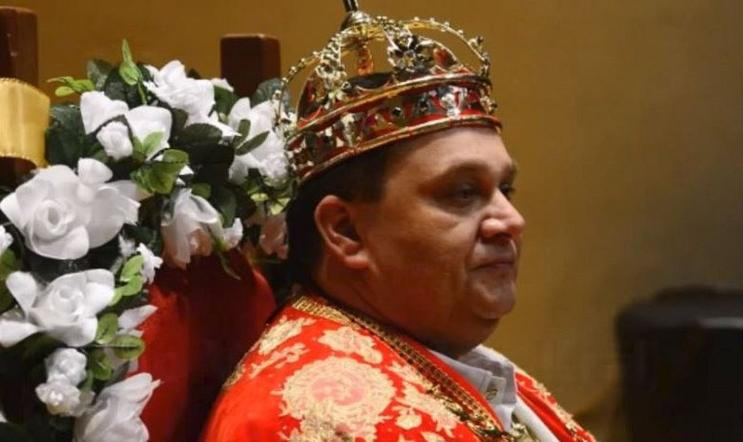 Róbert Botoš během korunovace v roce 2014