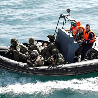 Perský záliv se mění v šachovnici velmocí. Kdo udělá první tah?