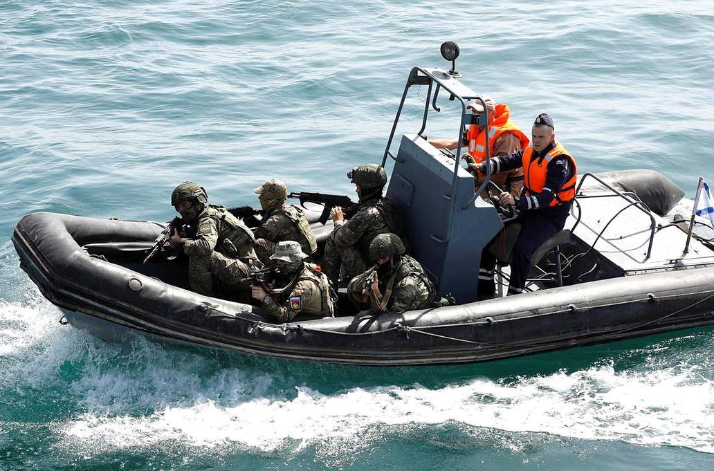 Perský záliv se mění v šachovnici velmocí. Kdo udělá první tah?