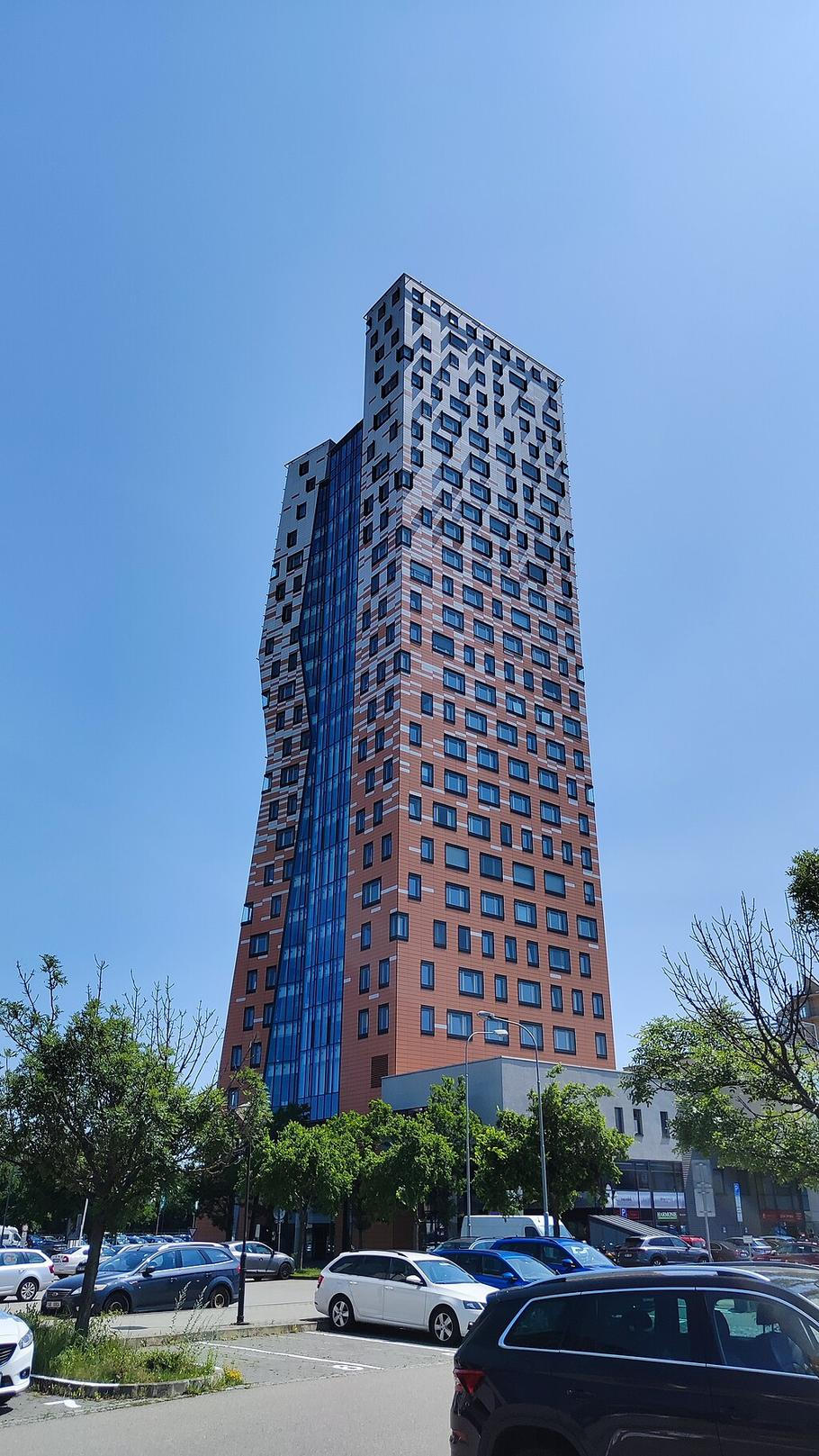 “Brněnský mrakodrap” AZ Tower byl slavnostně otevřen 26. června 2013. 