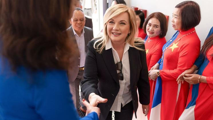 Politici navštěvují vietnamské tržnice zpravidla během předvolebních kampaní. Nejčastěji tak ale činí hnutí ANO.