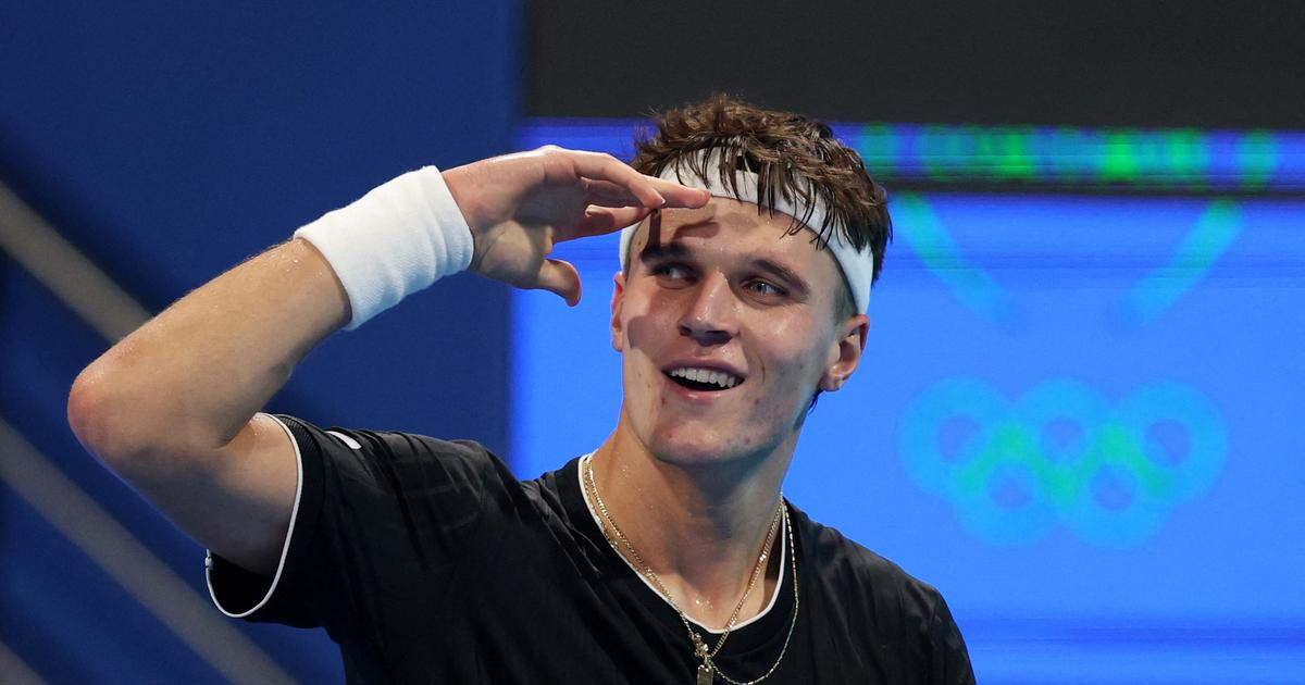 Menšík postoupil přes Američana, syna české deblové hvězdy