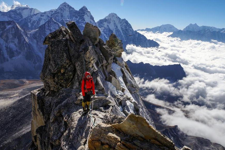 Nepálská strana Everestu má nový rekord, ve středu ji zdolalo 274 horolezců