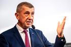 Andrej Babiš, premiér, politik, gesto